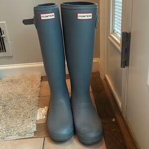 Hunter boots gently used